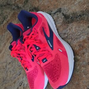 Brooks Launch GTS 9 Womens Running Shoes Coral Blue Athletic Sneakers Size 7